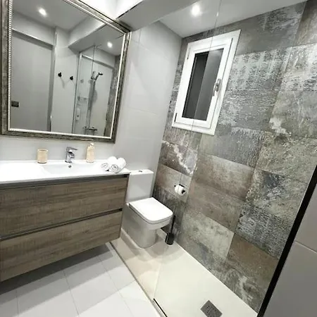 Centrico Con Terraza Ebi02919 アパート